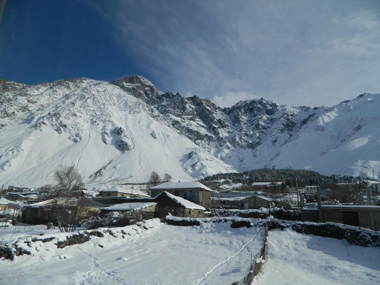 Hôtel Uptown Boutique Kazbegi Extérieur photo